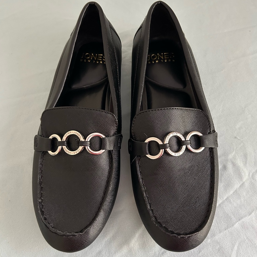 Jones New York Black Loafers with Metallic Chain Detail women’s size 9